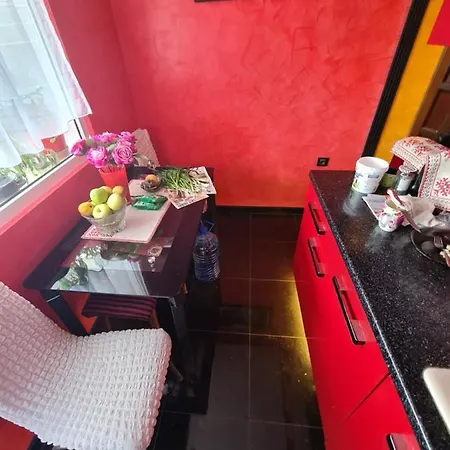 Super Luxury Room For Two In The Center Of Burgas Burgasz